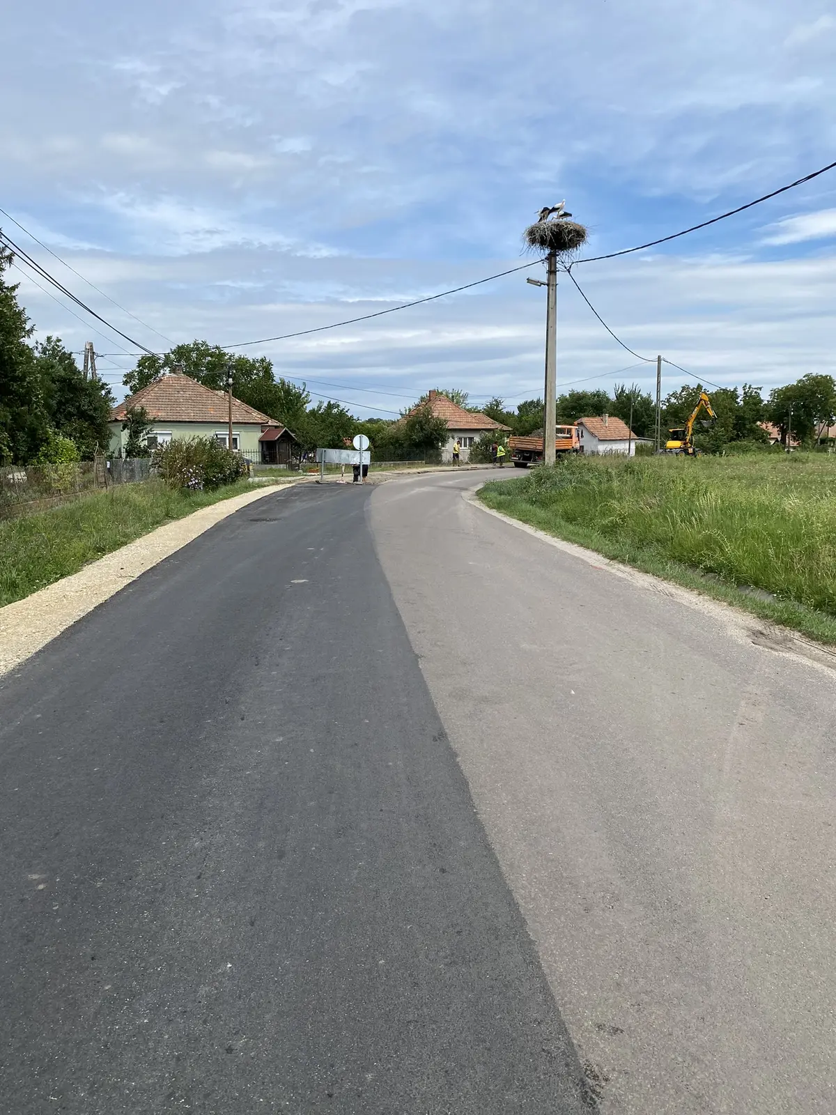 Ipari aszfaltozás — nagy teherbírású burkolat telephelyen, Székesfehérvár térségében